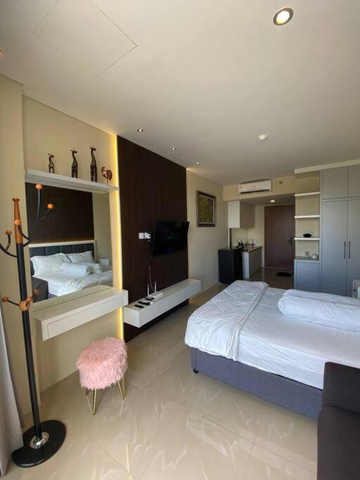 Nagoya Thamrin Apartment High Floor With View Exteriör bild