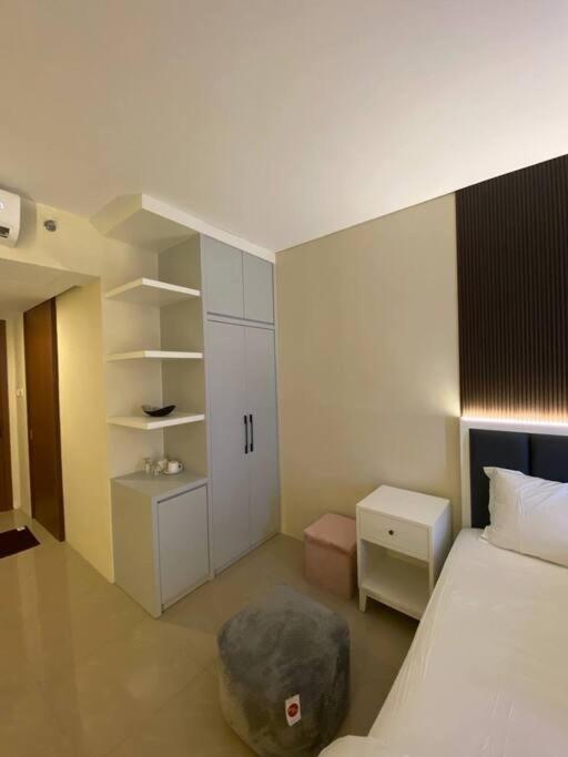 Nagoya Thamrin Apartment High Floor With View Exteriör bild
