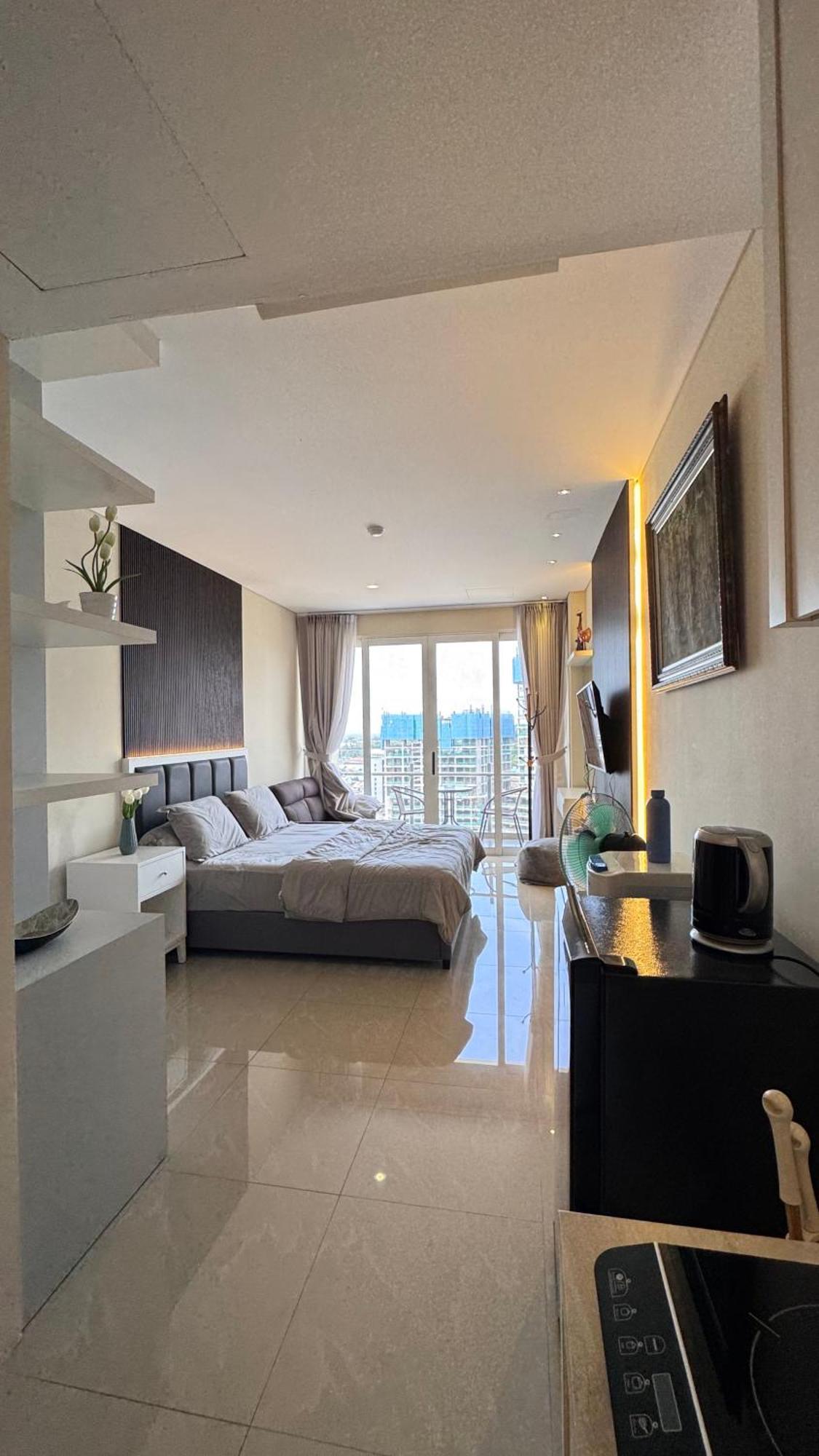 Nagoya Thamrin Apartment High Floor With View Exteriör bild
