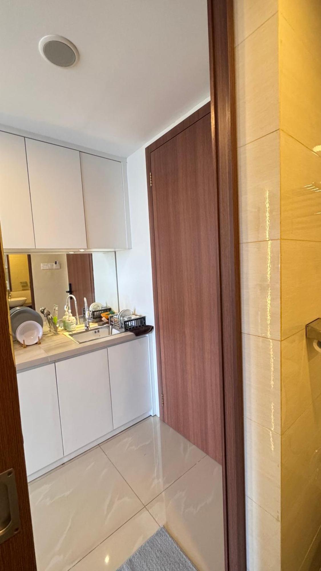 Nagoya Thamrin Apartment High Floor With View Exteriör bild