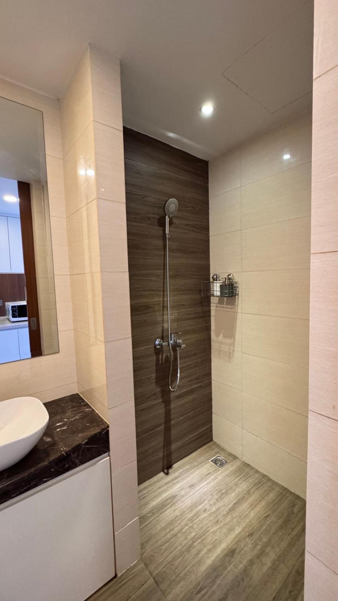Nagoya Thamrin Apartment High Floor With View Exteriör bild