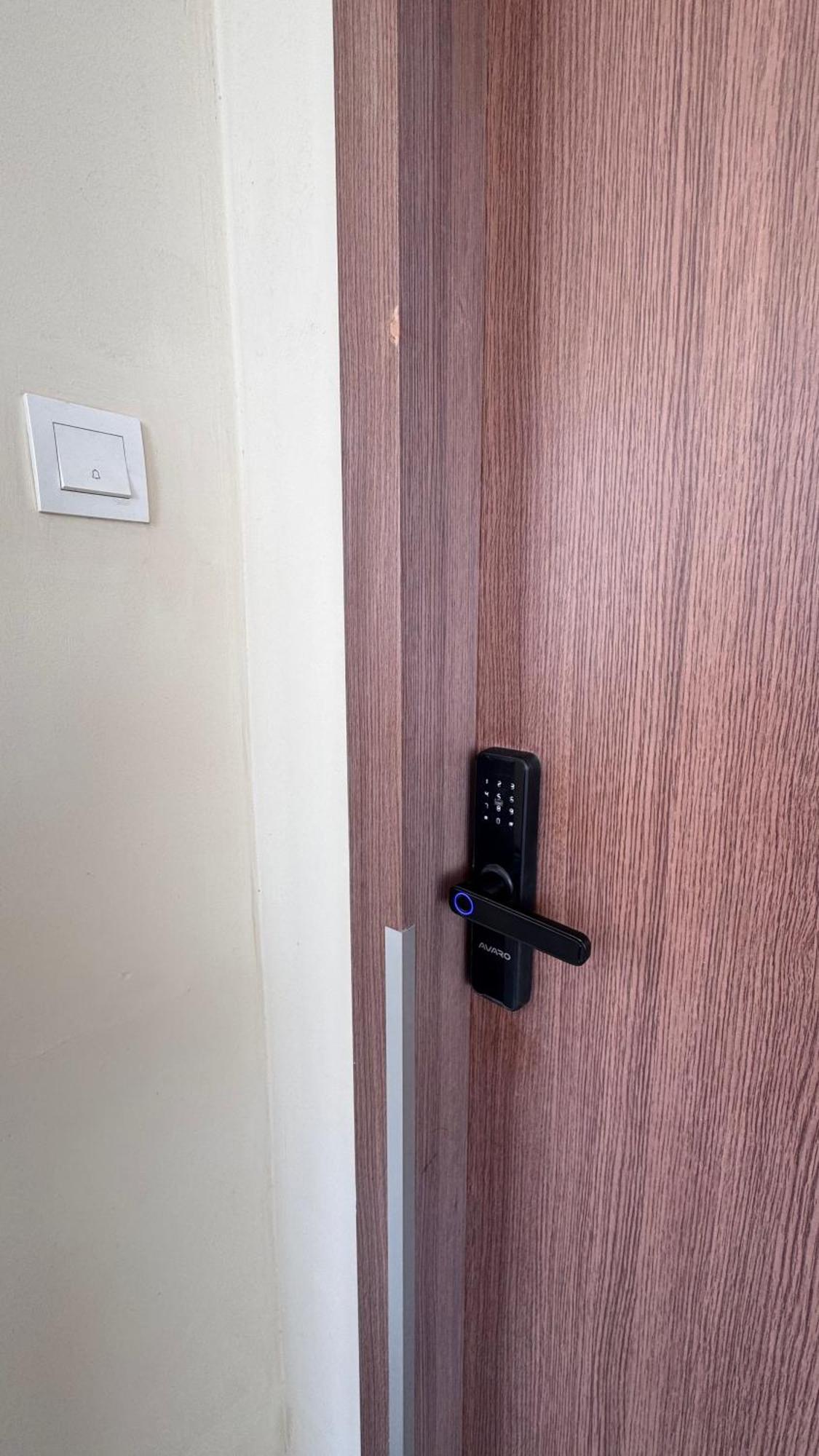 Nagoya Thamrin Apartment High Floor With View Exteriör bild